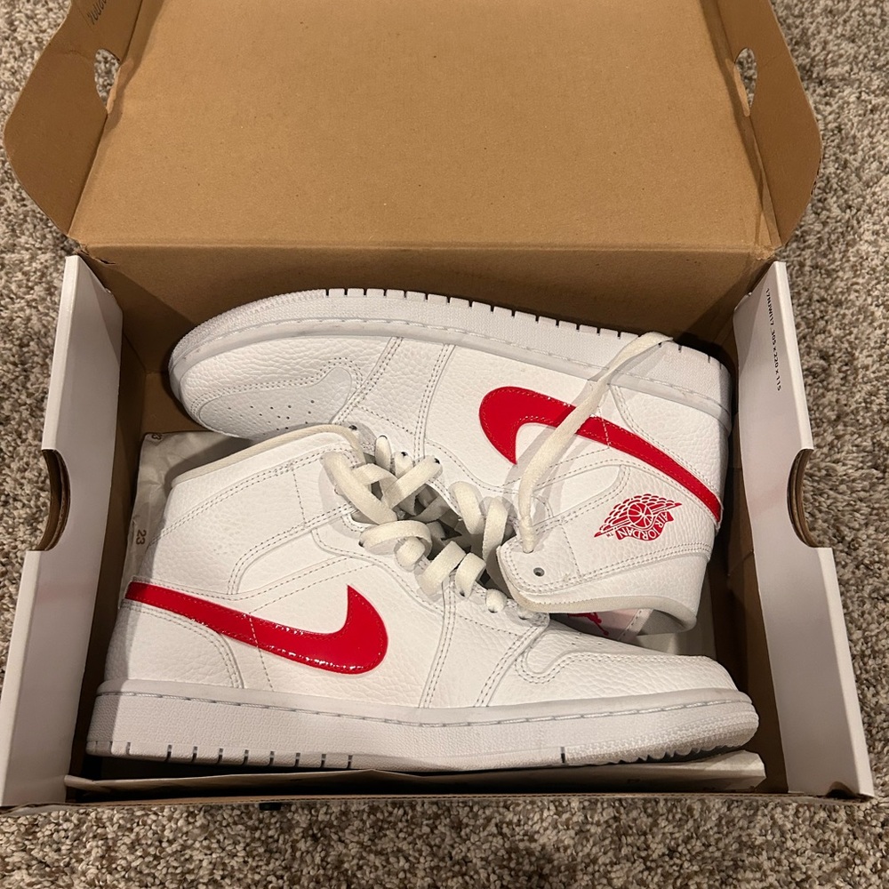 Women’s Jordan 1 with box